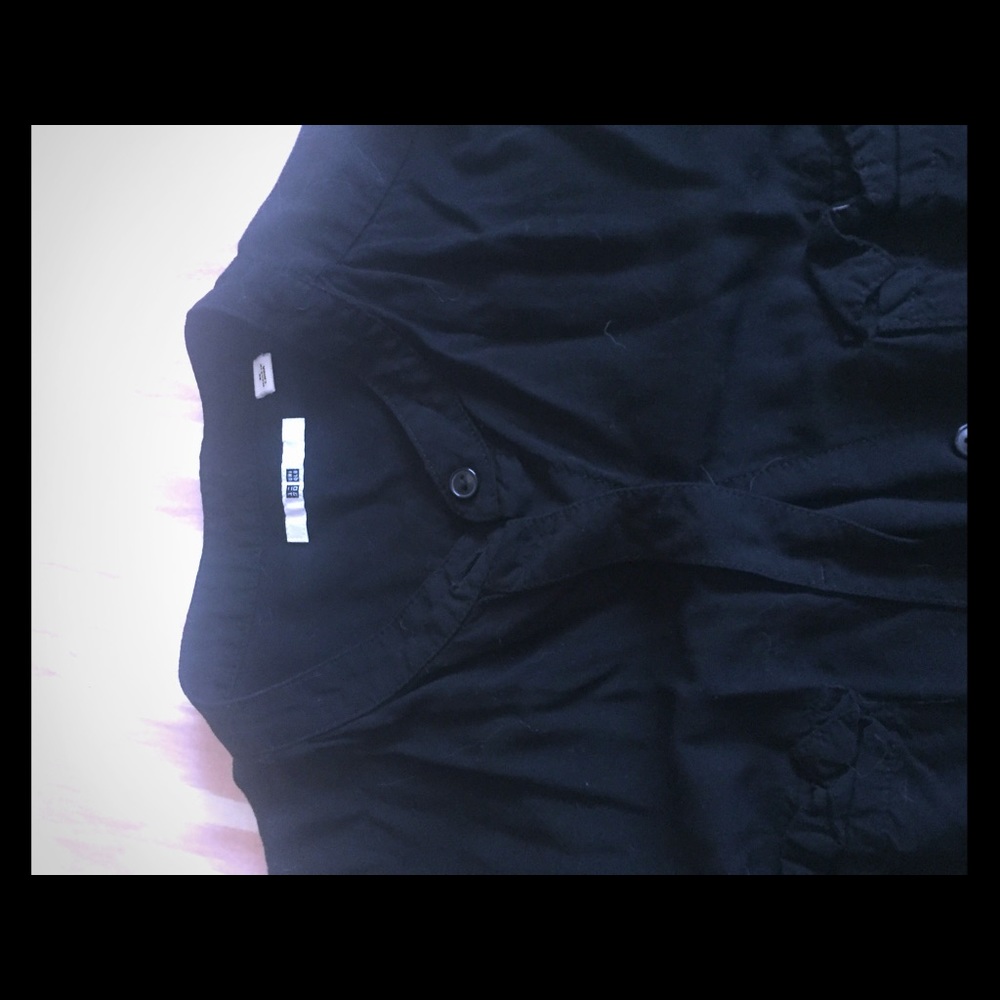 3/4 sleeve black button down shirt from UniqLo